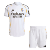 Authentisches Real Madrid Heimtrikot-Set (Trikot + Shorts) 2025/26 Weiß